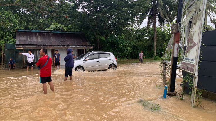 Pemerintah diharapkan mampu memberikan solusi terkait banjir yang kerap melanda kawasan Teritip, Balikpapan Timur.  (Foto : Saleh untuk Prokal.Co)