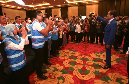 ALL OUT: Presiden Joko Widodo mengapresiasi kerja keras seluruh pihak yang mendukung pelaksanaan KTT G20 2022. Kepala Negara mengapresiasi sinergi, integrasi hingga koordinasi yang sangat rapih.