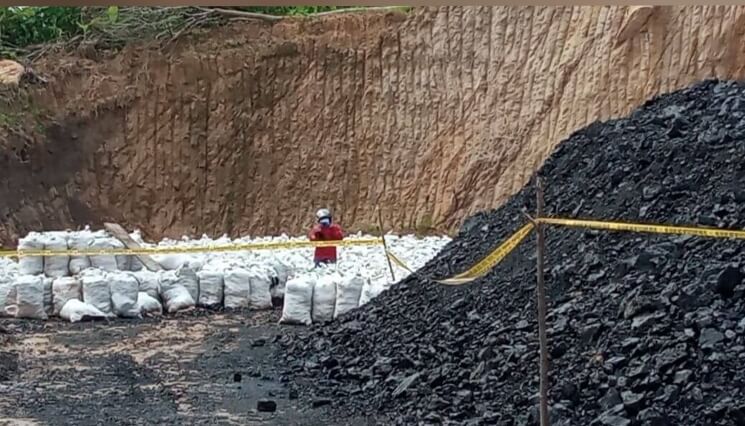 Batubara karungan di pinggir Jl Perjuangan Samarinda Ilir masuk wilayah konsesi IUP CV Limbu