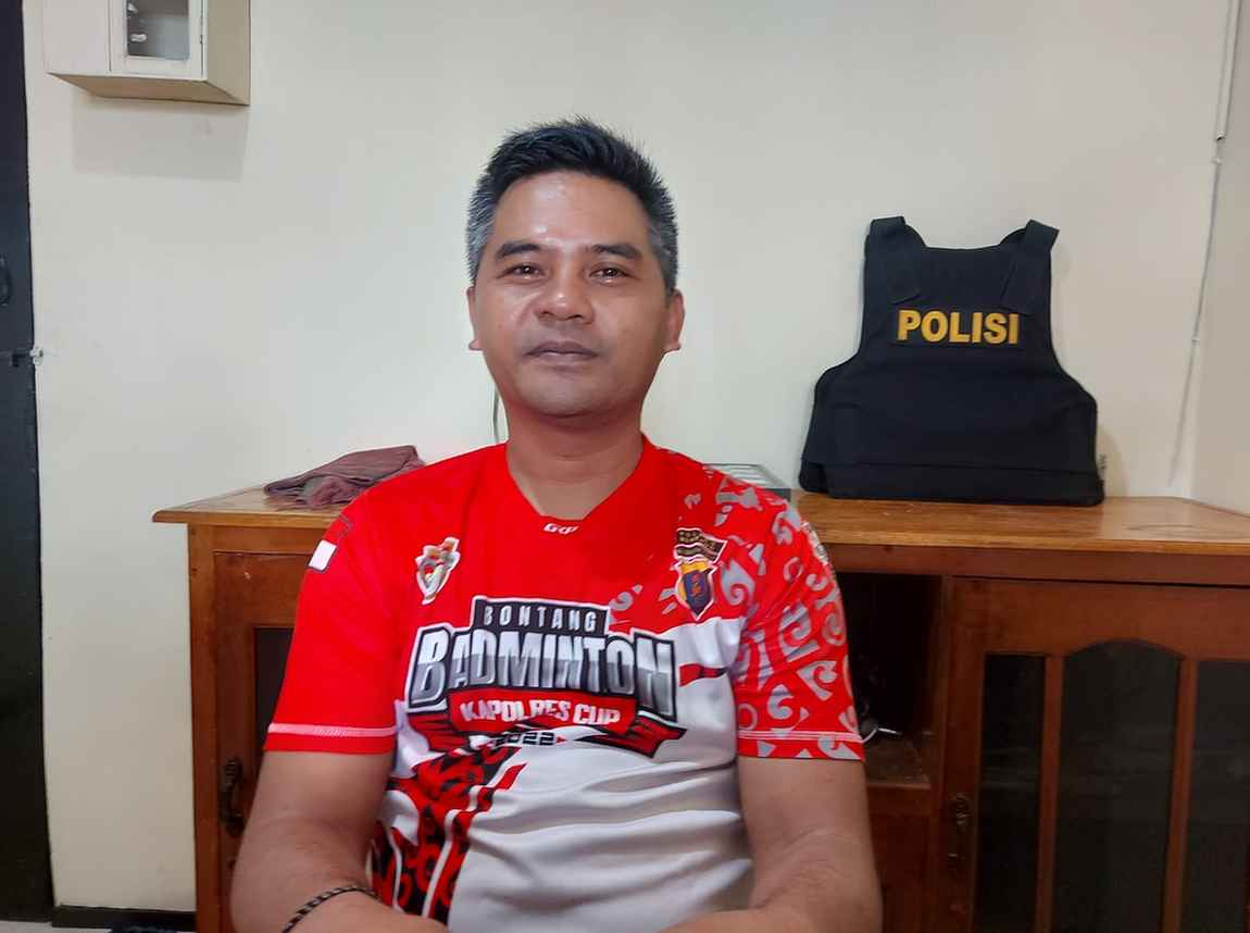Kapolsek KP3 Semayang Komisaris Komang Adhi ditemui wartawan di Pos Polisi Pelabuhan Kampung Baru Pelindo IV, Baru Ulu, Balikpapan Barat, Senin (22/1). Kepada wartawan, Komang menjelaskan temuan sementara kepolisian terkait insiden kecelakaan kerja di Kap