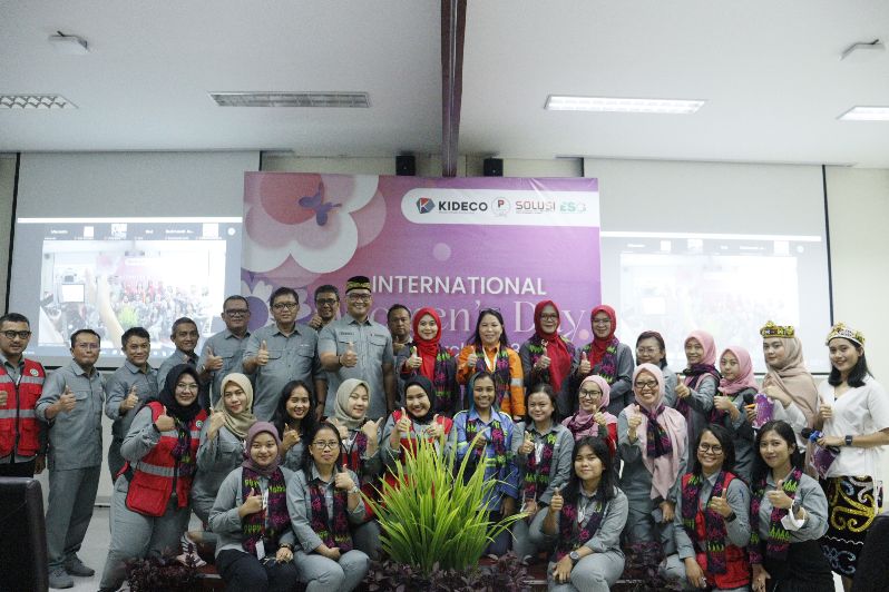 Presiden Direktur Kideco, M.Kurnia Ariawan memberikan sambutan sekaligus membuka Women International Days di Kideco.