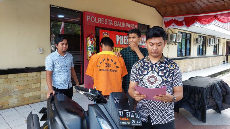BA (oren) harus menghabiskan waktu dengan mendekam di balik jeruji besi setelah ditangkap karena mencuri motor.