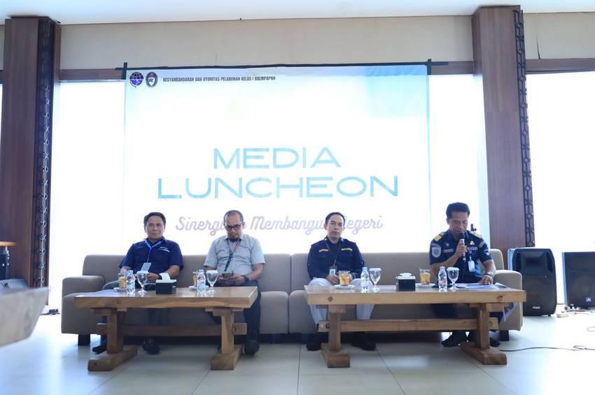 KSOP Kelas I Balikpapan menggelar Media Luncheon bersama awak media dan stakeholder bidang kepelabuhan di Balikpapan, Kamis (4/5).