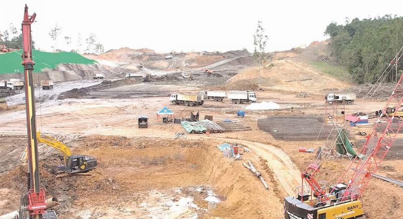 Pemerintah berkomitmen untuk menjaga kelestarian alam dalam pembangunan IKN. Salah satu upaya adalah menyiapkan koridor satwa pada Jalan Tol Pulau Balang. (Foto: Kaltim Post)