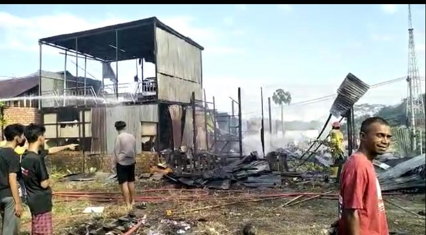 Rumah milik Somad di RT 59, Wono Agung, Balikpapan Utara ludes dilalap jago merah, Sabtu (3/6) pagi.  (Foto : Tangkapan layar Info Bencana)