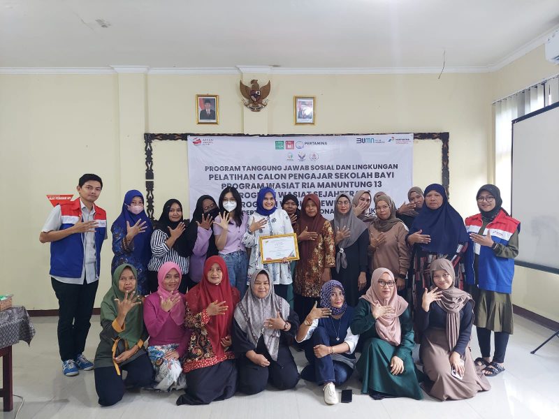 PT Kilang Pertamina Internasional (KPI) Unit Balikpapan mengadakan pelatihan persiapan calon pengajar sekolah bayi untuk mendukung tumbuh kembang anak yang ideal di Balai Kelurahan Baru Tengah, Minggu, (11/06).