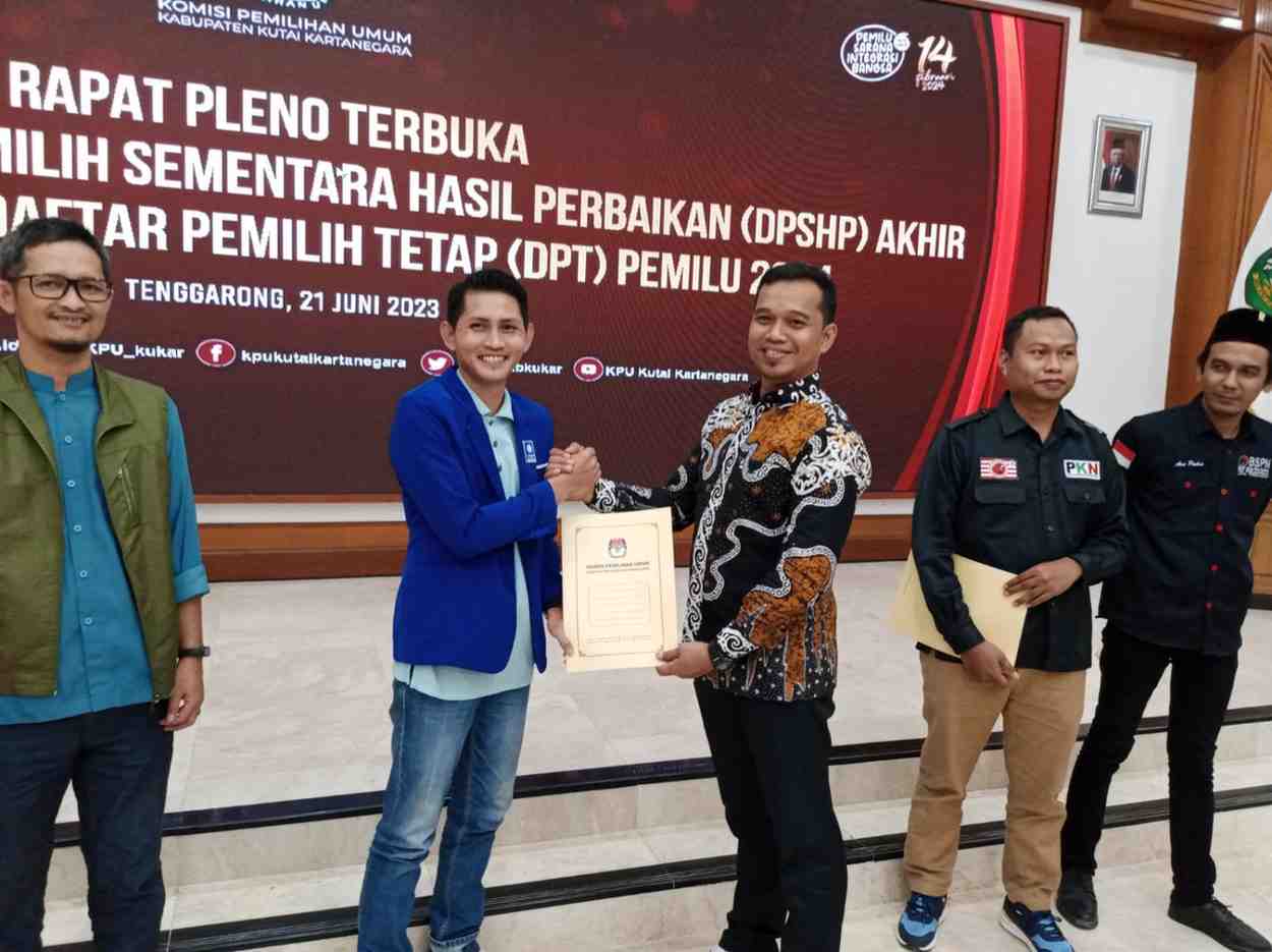 Rapat Pleno Terbuka Rekapitulasi DPSHP dan DPT yang diadakan KPU Kukar untuk Pemilu 2024 mendatang (Elmo/Prokal.co)