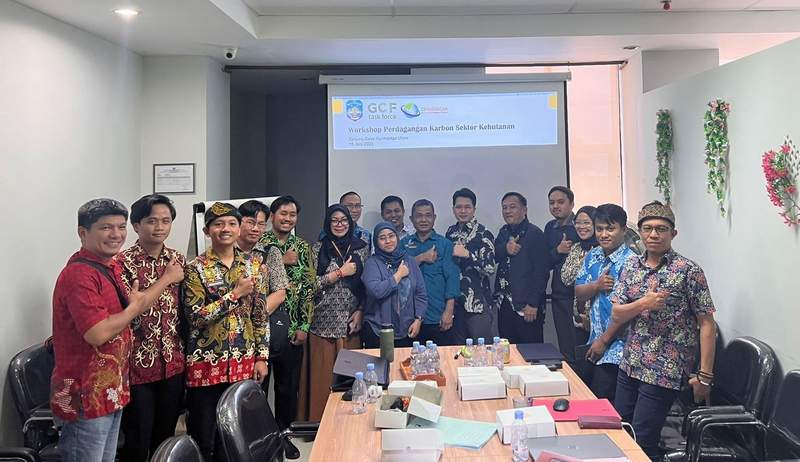 PERDAGANGAN KARBON: Dinas Kehutanan Kaltara bersama GCF Task Force lakukan rapat membahas dan belajar teknis serta penyusunan dokumen mengenai perdagangan karbon.