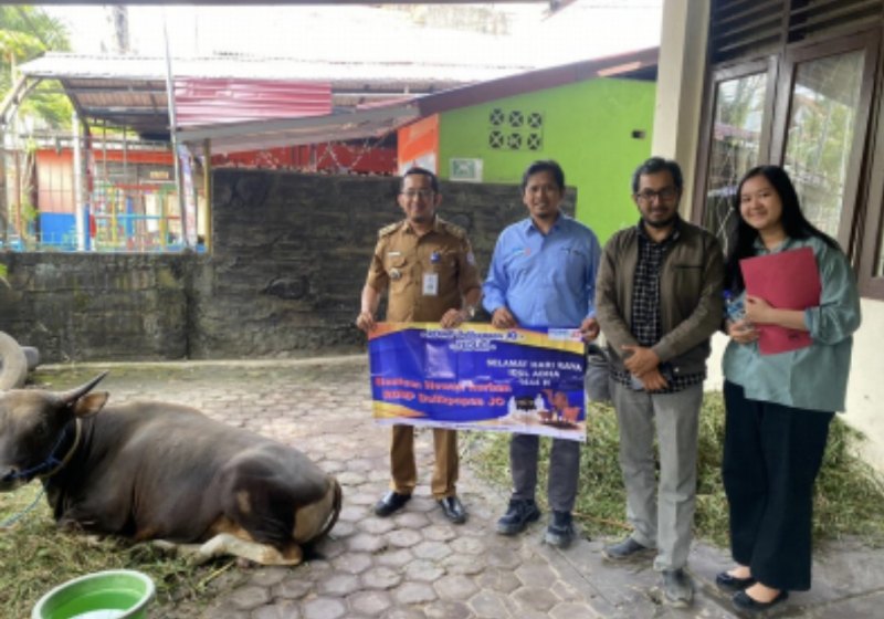 RDMP Balikpapan JO melaksanakan kegiatan penyerahan hewan kurban sebagai bagian dari perayaan Idul Adha.