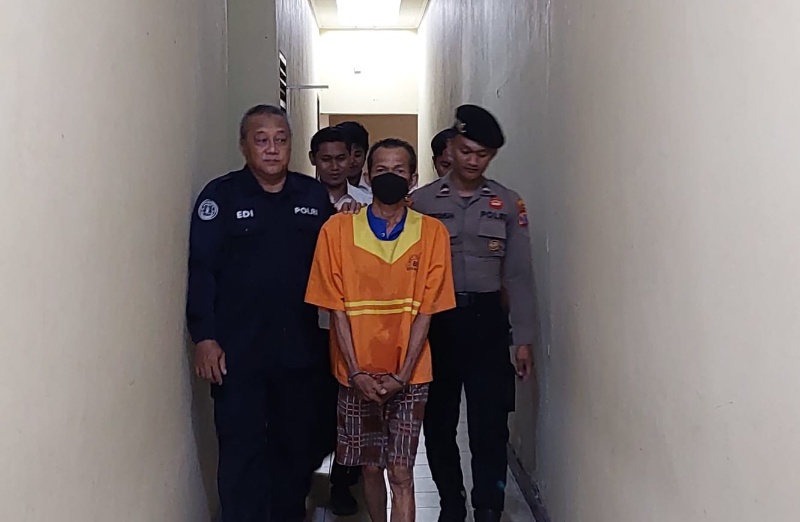 LT mengaku mendapat upah Rp 6 juta untuk setiap kali pengiriman sabu dari Berau yang dia urus. (Foto : Erik Alfian/Prokal.co)