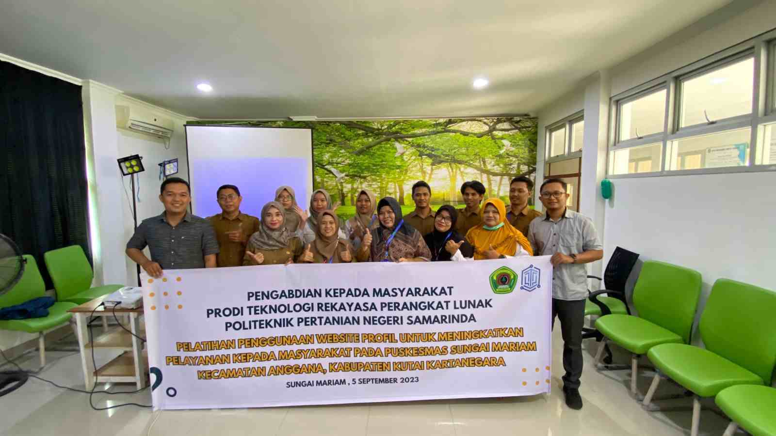 Program Studi Teknologi Rekayasa Perangkat Lunak Politeknik Pertanian Negeri Samarinda menggelar Pelatihan Website di Puskesmas Sungai Mariam. (Foto : Istimewa)