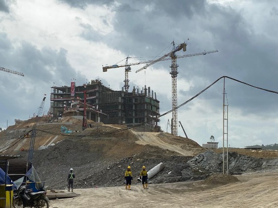 Presiden Jokowi dijadwalkan kembali meninjau proyek IKN pekan depan. Selain itu, Jokowi juga akan menyaksikan groundbreaking investasi swasta di IKN. (Foto : Erik Alfian/Prokal.co)