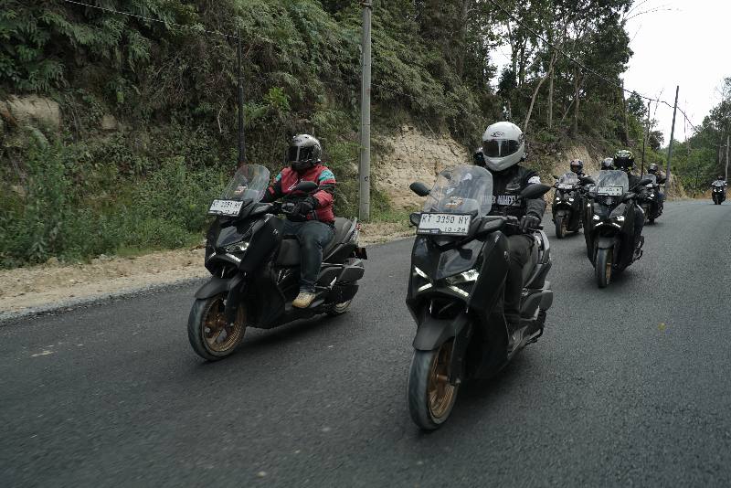 Yamaha XMax Connected nyaman digunakan di dalam kota dan perjalanan jarak jauh.
