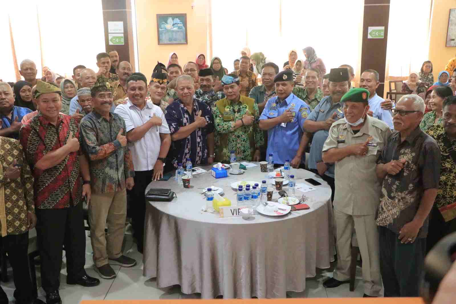 SILATURAHMI : Gubernur Kalimantan Utara (Kaltara) Drs. H. Zainal A. Paliwang, S.H., M.Hum bersilaturahmi bersama Purnawirawan TNI/Polri dan Warakwuri di Tarakan, Rabu (4/10).