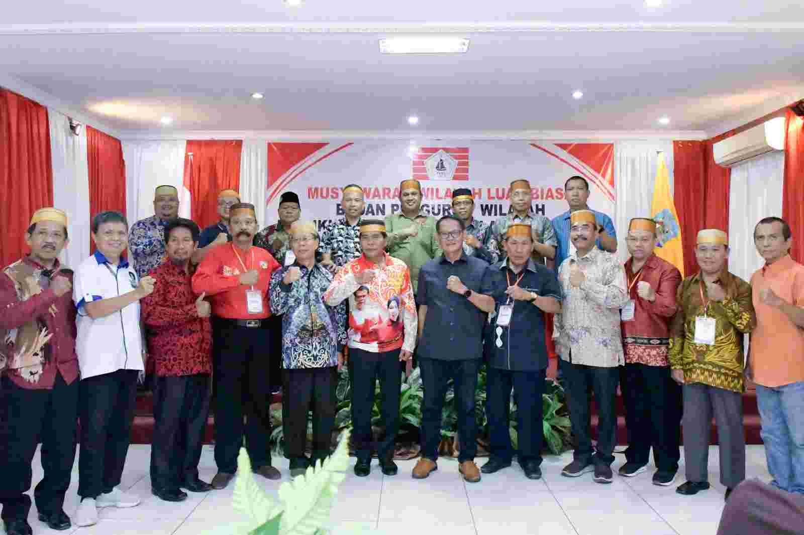 MUSWILUB : Gubernur Kaltara, Drs H Zainal A Paliwang SH, M.Hum menghadiri pelaksanaan Muswilub BPW KKSS di Hotel Pangeran Khar, Sabtu (14/10).