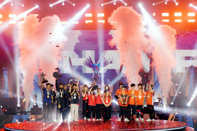 Sebanyak empat nomor gim yang dipertandingkan telah melahirkan juara dan membawa pulang trophy Piala Presiden Esports 2023 dan hadiah dengan total sebesar Rp 2 miliar. (Foto : Istimewa)
