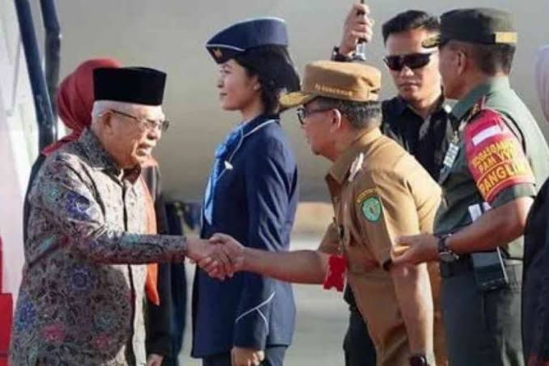 Wapres Ma’ruf Amin saat tiba di Bandara SAMS Sepinggan Balikpapan, Senin (23/10) kemarin. (Foto : Istimewa)