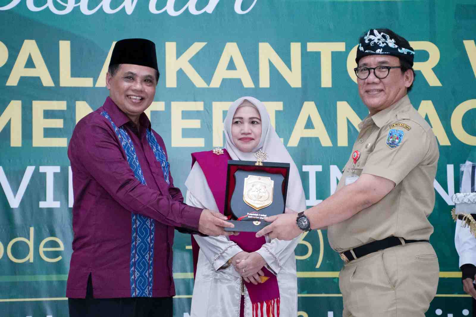 Staf Ahli bidang Ekonomi, Pembangunan dan Hubungan Antar Lembaga, Burhanuddin mengadi4i perpisahan Kakanwil Kemenag Kaltara, Selasa (7/11).