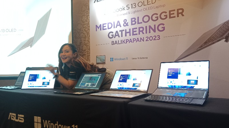 ASUS memperkenalkan jajaran produk dengan teknologi terbaru di acara ASUS Media Gathering di Balikpapan, Rabu (8/11) siang di Grang Ballroom Hotel Jatra Balikpapan