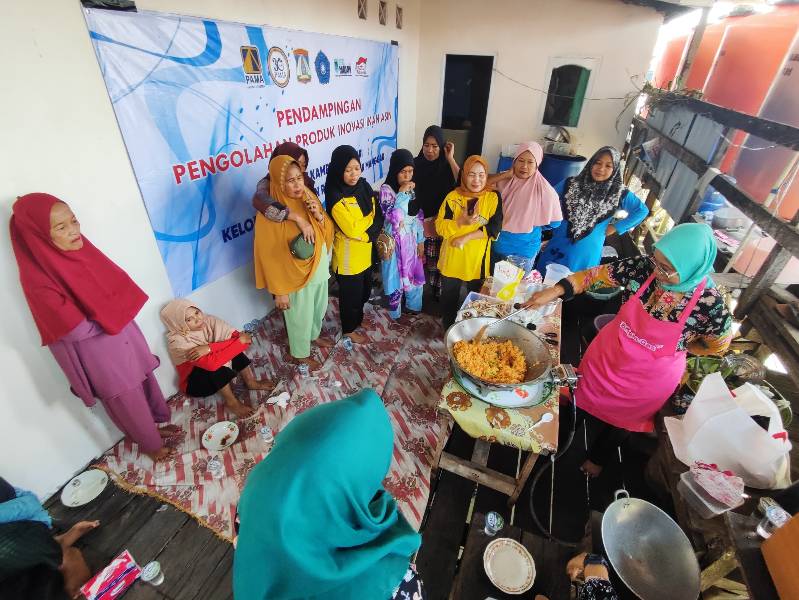 PELATIHAN: PAMA BPOP melaksanakan kegiatan CSR dalam bentuk mendukung pelatihan pengolahan produk UMKM di RT 48, Kelurahan Manggar Balikpapan Timur.