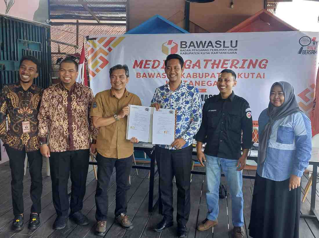 Media gathering Bawaslu Kukar bersama para jurnalis media massa yang tergabung di PWI Kukar (Elmo/Prokal.co)