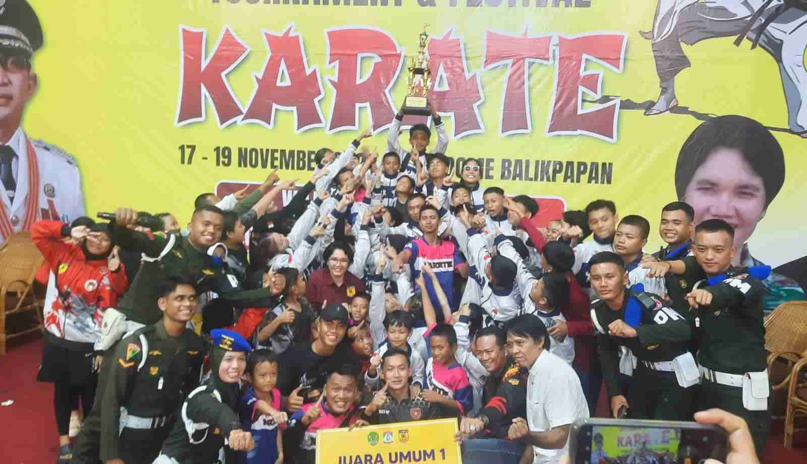 Raihan 15 emas mengantarkan INKAI Kaltim ke podium juara Liga Pelajar Karate Balikpapan se-Kaltim. (Foto : Erik Alfian/Prokal.co)