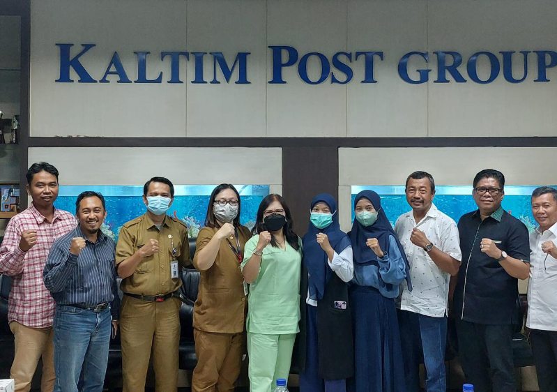 Peserta diskusi penanganan kasus TB di Gedung Biru Kaltim Post, Selasa (12/12) pagi. (Foto : Erik/Prokal.co)