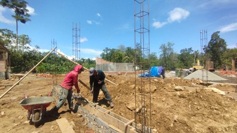 PEMBENAHAN: Fasilitas air panas Pemapak, Kampung Bapinang, Berau, terus dibenahi guna menarik wisatawan