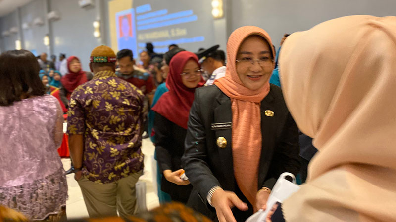 BANGKITKAN UMKM: Bupati Berau Sri Juniarsih mendorong Diskoperindag berperan aktif dalammendampingi UMKM.