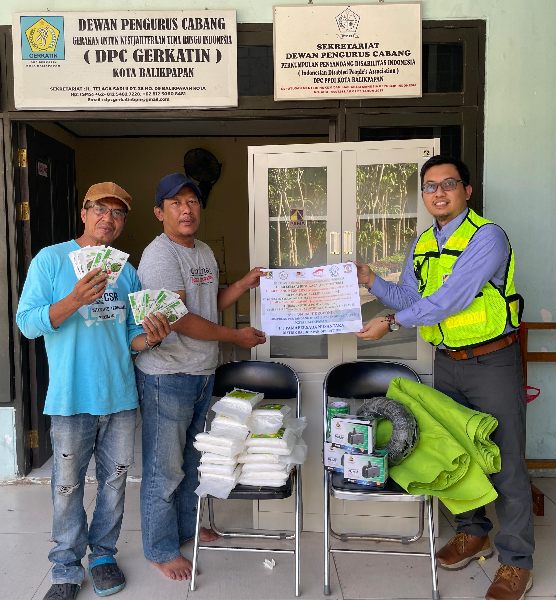 PEMBINAAN: PAMA BPOP menyalurkan bantuan kepada PPDI Balikpapan sebagai bentuk komitmen pembinaan penyandang disabilitas.