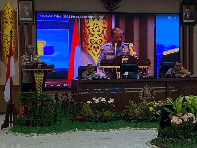 Kapolda Kaltim Irjen Nanang Avianto memaparkan kinerja dan capaian Polda Kaltim sepanjang tahun 2023, Jum’at (29/12).