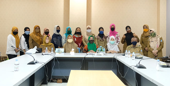 PERSIAPAN: Ketua Umum TP PKK Kaltara, Hj Rita Ratina Irianto Lambrie, memimpin rapat persiapan kegiatan BEL PKK, Senin (29/6).