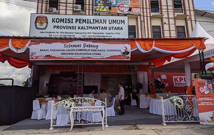 BELUM ADA PENDAFTAR: Suasana di KPU Kaltara pada hari kedua pendaftaran kemarin (5/9).
