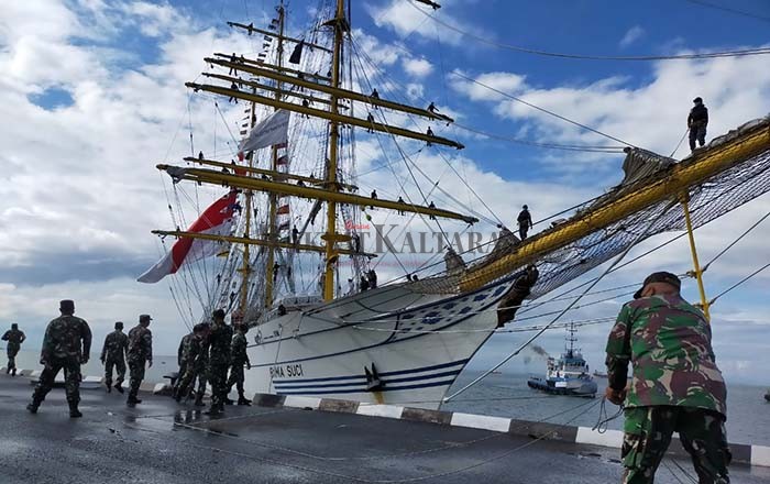 TIBA DI TARAKAN: KRI Bima Suci-945 sandar di dermaga Lantamal XIII/Tarakan di Kelurahan Mamburungan, Kecamatan Tarakan Timur, Minggu (22/11) pagi.