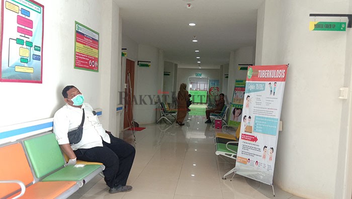 TERPAKSA DITUTUP: Suasana di Poli Kandungan RSUD Akhmad Berahim KTT, sebelum dilakukan penutupan sementara kemarin.