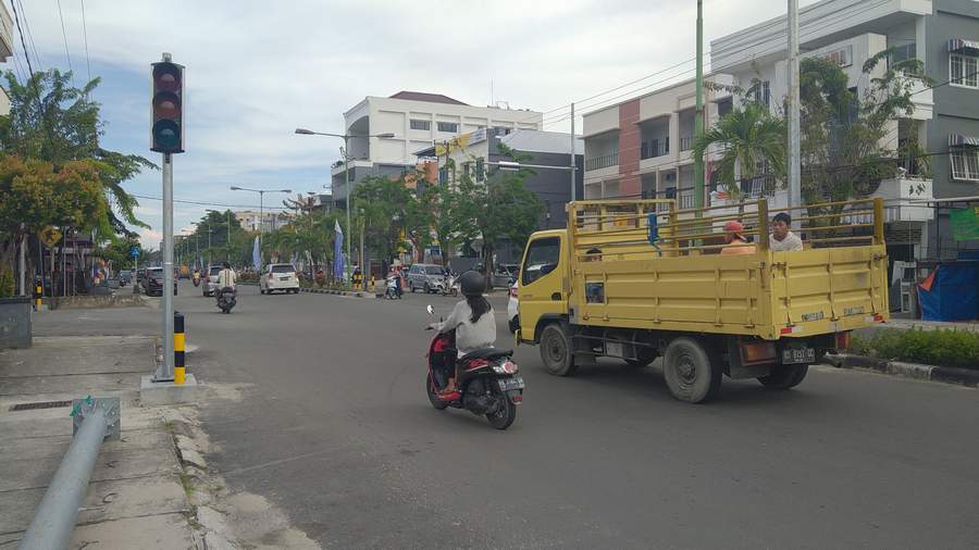 AUTOMATIC TRAFFIC CONTROL SYSTEM. Pertigaan Karang Balik dan Karang Rejo sudah dipasangi Automatic Traffic Control System (ATCS).(SEPTIAN/HRK)
