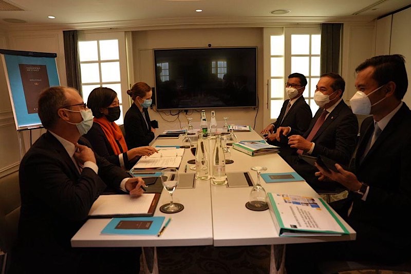 LAWATAN KE PARIS: Menteri Perdagangan Muhammad Lutfi didampingi Direktur Jenderal Perundingan Perdagangan Internasional Kementerian Perdagangan Djatmiko Bris Witjaksono melakukan kunjungan kerja ke Paris, Perancis pada 5—6 Oktober 2021 untuk menghadiri Pe