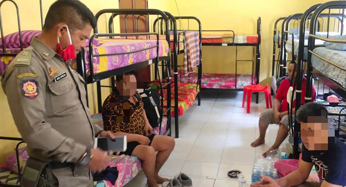 DEPRESI: Tiga WNI yang ditampung sebelum dipulangkan ke kampung halamannya.
