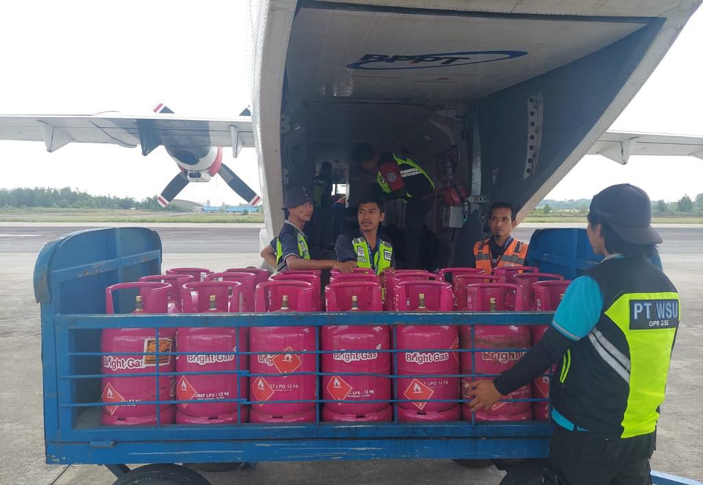 SUPLAI: Pasokan elpiji 12 kg mulai dikirimkan kembali ke Kecamatan Krayan, Kabupaten Nunukan.