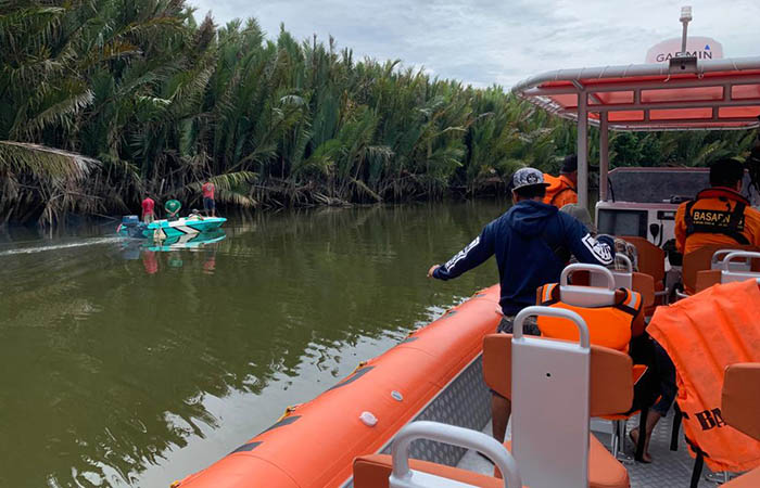 LAKA LAUT: Tim SAR gabungan lakukan pencarian terhadap korban Udi yang alami laka laut di Perairan Pulau Tias, Kabupaten Bulungan, kemarin (30/11).
