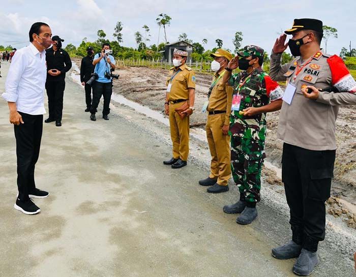 POTENSI KIPI: Presiden RI Joko Widodo (kiri) meminta agar dipersiapkan SDM untuk mendukung pengembangan KIPI.