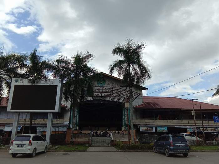 BELUM DIFUNGSIKAN: Bangunan pasar baru diprioritaskan untuk pedagang buah-buahan.