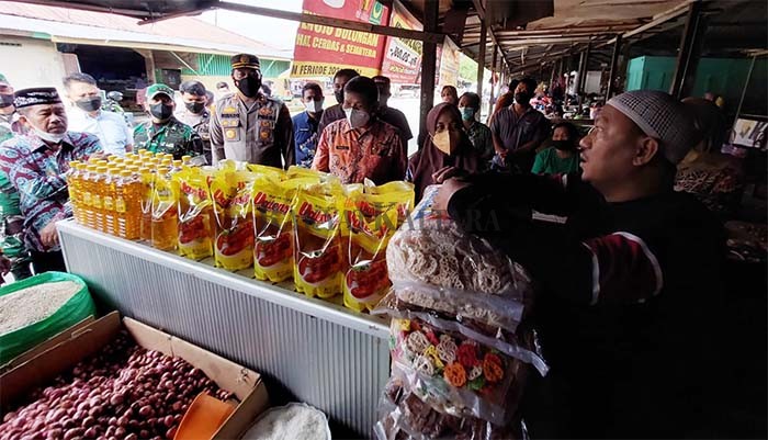 KEBUTUHAN BAHAN POKOK: Stok barang pokok di Pasar Induk Tanjung Selor jelang Ramadan hingga Idul Fitri sementara waktu masih terpantau stabil.