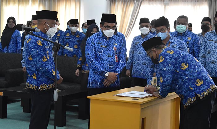 EMBAN TUGAS BARU: Ketua KORPRI Bulungan periode 2022–2027 dipercayakan kepada Asisten Pemerintahan dan Kesejahteraan Rakyat Setkab Bulungan H Jamaludidn Saleh.