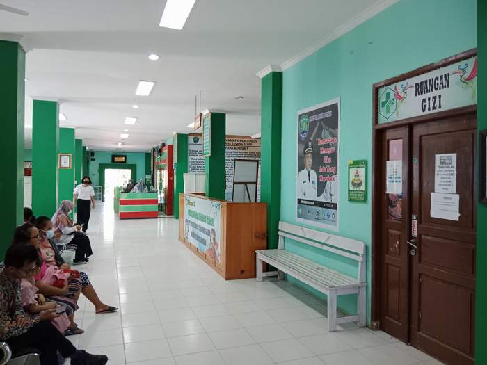 DIKELUHKAN: Pelayanan di Puskesmas Tanjung Selor dikeluhkan pasien yang datang untuk berobat.
