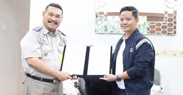 BAHAS LAHAN PUSPEM: Bupati KTT Ibrahim Ali (kanan) menerima audiensi dengan Kepala BPN Bulungan Wahyu Setyoko, belum lama ini.