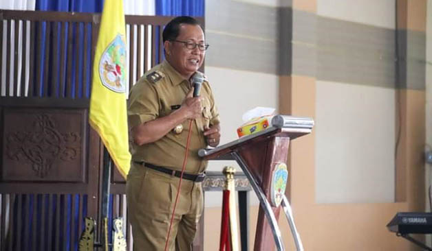 PELAKU UMKM: Wakil Bupati KTT Hendrik saat membuka pelatihan bagi para pelaku usaha, belum lama ini.