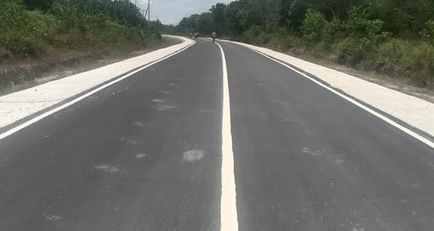 SUDAH DIRAMPUNGKAN: Jalan menuju kawasan industri yang menjadi kewenangan provinsi telah masuk tahap perkerasan aspal.