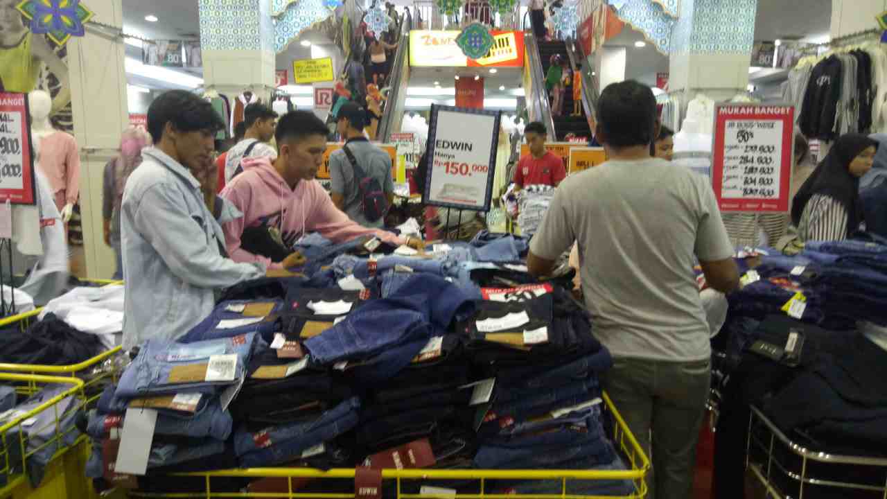 Kesibukan di Ramayana Tarakan. (ilustrasi)