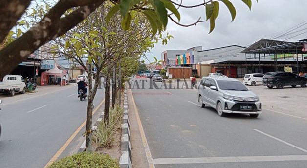 BERUBAH WARNA: Plat kendaraan di Kalimantan Utara bakal berubah warna dari hitam menjadi putih.